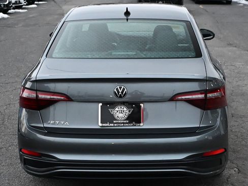 Used 2022 Volkswagen Jetta S image 8