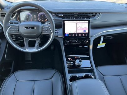 New 2025 Jeep Grand Cherokee Limited w/ Black Appearance Package