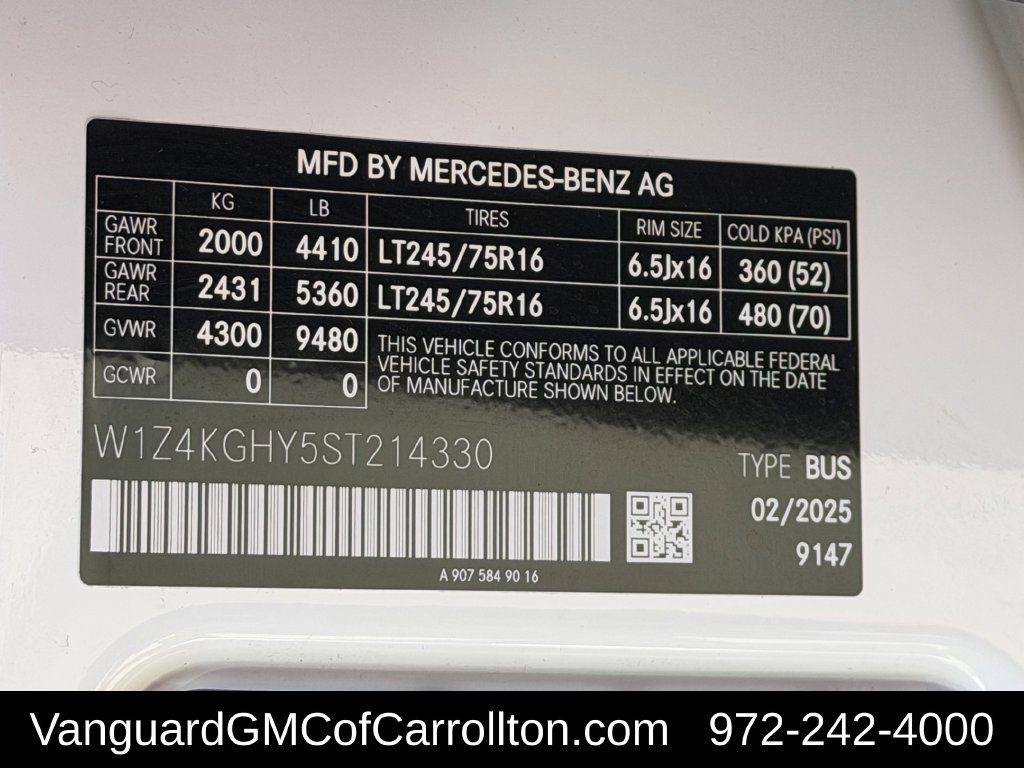 Used 2025 Mercedes-Benz Sprinter 2500 image 32