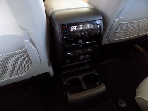 Used 2023 Jeep Grand Cherokee L Overland w/ MOPAR Finishing Package AWD/4WD image 42