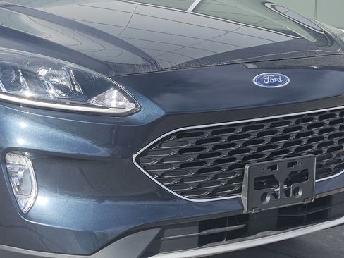 Used 2022 Ford Escape SEL w/ Technology Package image 3