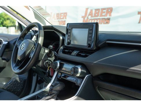 Used 2019 Toyota RAV4 LE FWD image 32