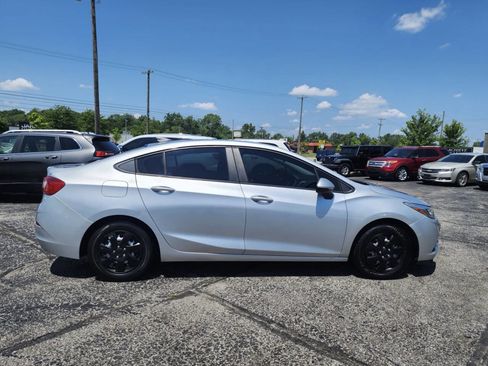 Used 2017 Chevrolet Cruze LS image 4