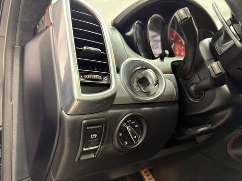 Used 2017 Porsche Cayenne GTS AWD/4WD image 16