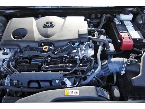 Used 2024 Toyota Camry SE image 32