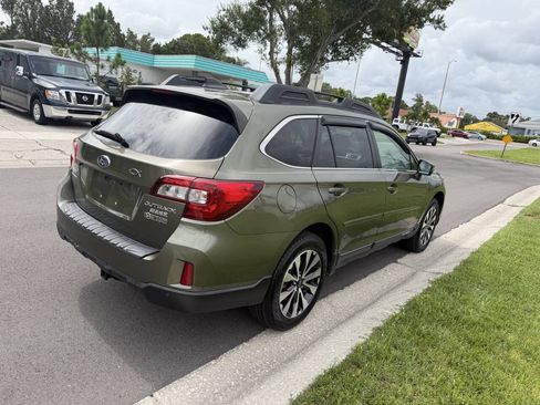 Used 2017 Subaru Outback 2.5i Limited AWD/4WD image 6