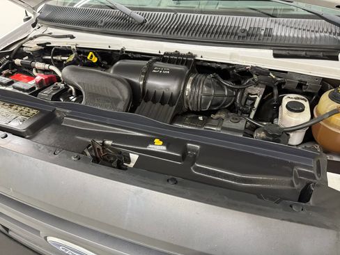 Used 2011 Ford E-150 and Econoline 150 w/ Commercial Cargo Van Pkg image 39