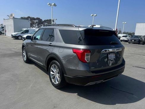 Certified 2021 Ford Explorer XLT w/ Equipment Group 202A image 3