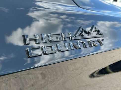 Certified 2025 Chevrolet Tahoe High Country AWD/4WD image 16