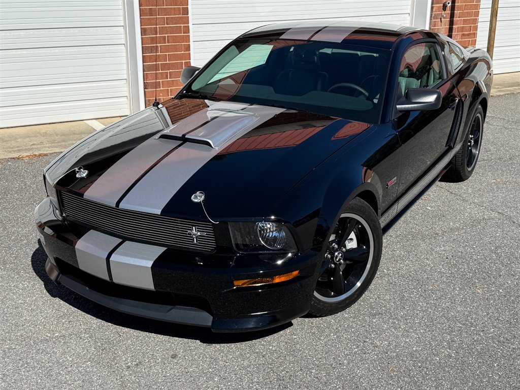 Used 2007 Ford Mustang GT RWD image 5