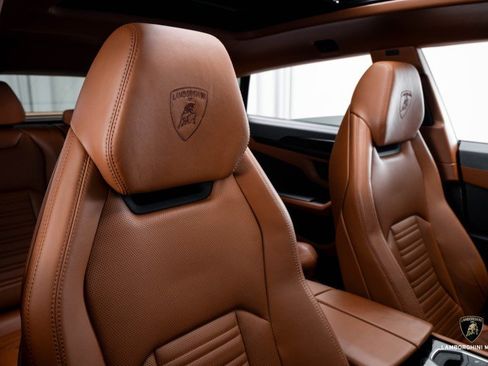 Used 2025 Lamborghini Urus SE image 41