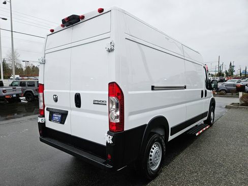 Used 2025 RAM ProMaster 2500 w/ Convenience Group image 5