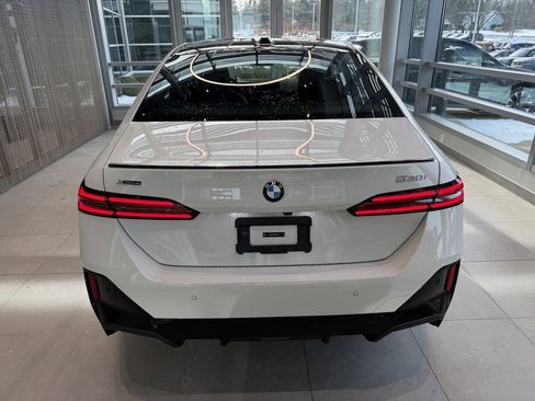 New 2026 BMW 530i xDrive w/ M Sport Package image 5
