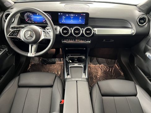 Used 2026 Mercedes-Benz GLB 250 4MATIC image 18