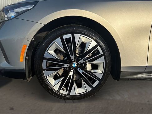 Used 2025 BMW 530i xDrive 530i xDrive w/ Premium Package image 14