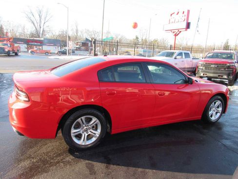 Used 2022 Dodge Charger SXT image 4