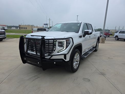Used 2022 GMC Sierra 1500 Denali AWD/4WD image 3