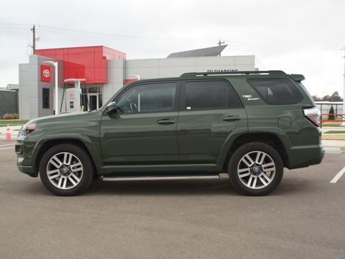 Used 2022 Toyota 4Runner TRD Sport image 12
