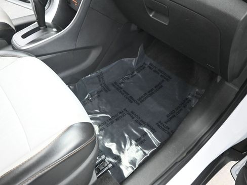 Used 2019 Chevrolet Trax LT w/ LT Convenience Package image 19