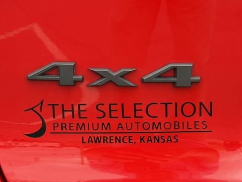 Used 2019 Jeep Cherokee Trailhawk w/ Comfort/Convenience Group AWD/4WD image 15