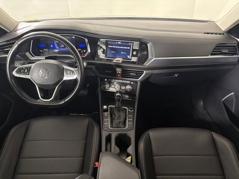 Used 2024 Volkswagen Jetta SE FWD image 32