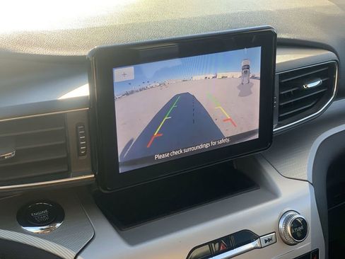 Used 2022 Ford Explorer XLT w/ Equipment Group 202A image 19