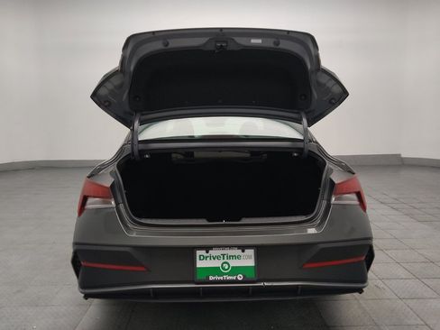 Used 2025 Hyundai Elantra SE FWD image 29