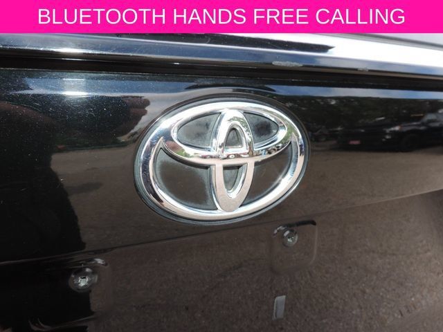Used 2021 Toyota RAV4 XLE FWD image 11