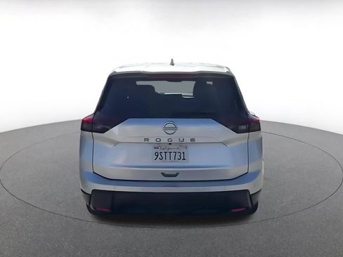Used 2025 Nissan Rogue SV image 12