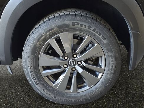 Used 2024 Nissan Pathfinder S AWD/4WD image 32