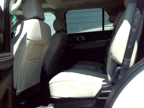 Used 2016 Ford Explorer Platinum AWD/4WD image 25