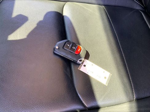 Used 2020 Jeep Gladiator Overland image 15