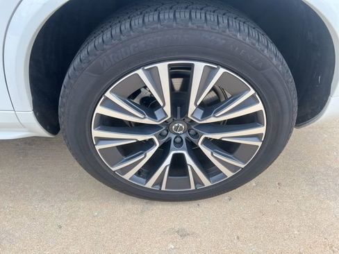 Used 2022 Volvo XC90 T5 Momentum w/ Protection Package image 10