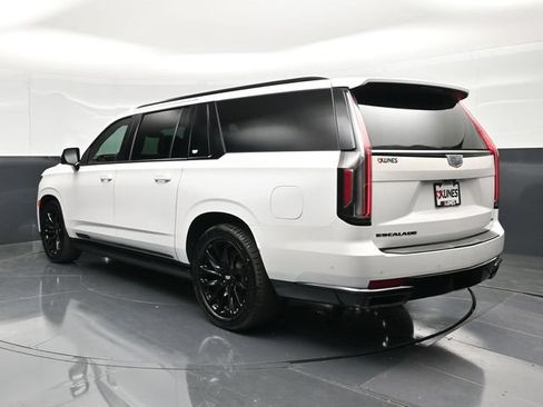 Used 2023 Cadillac Escalade ESV Sport Platinum w/ LPO, ONYX Package AWD/4WD image 11