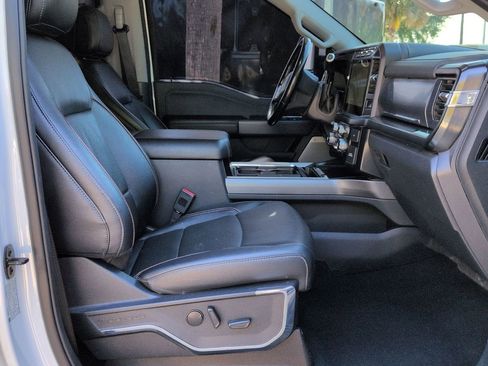 Used 2023 Ford F450 Lariat image 25