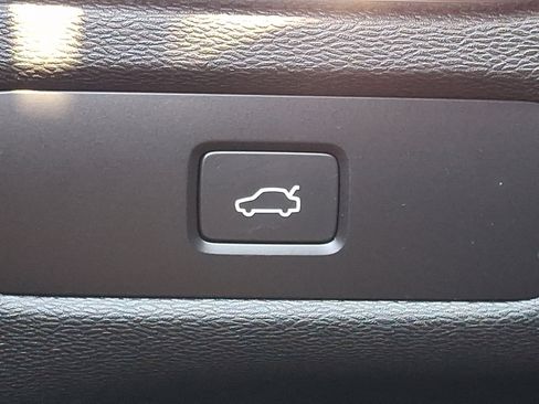 Used 2023 Volvo XC60 B5 Plus w/ Climate Package AWD/4WD image 25