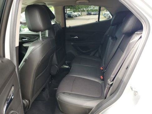 Certified 2022 Buick Encore Preferred w/ Safety Package FWD image 10