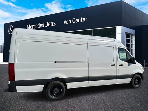 New 2025 Mercedes-Benz Sprinter 2500 image 3