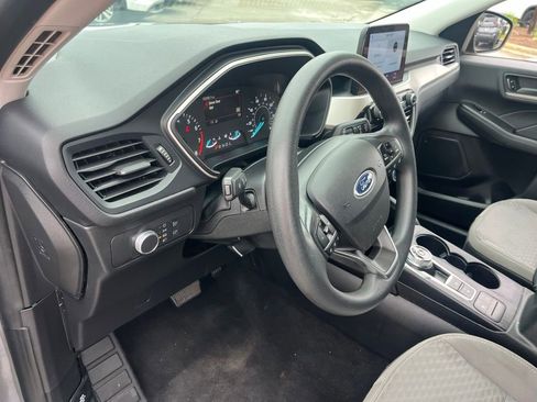 Used 2022 Ford Escape SE FWD image 9