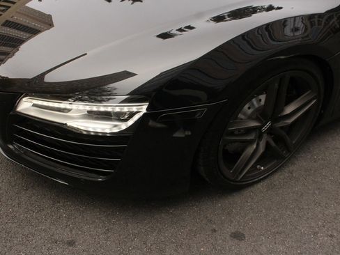 Used 2014 Audi R8 V8 w/ Enhanced Leather Package AWD/4WD image 7