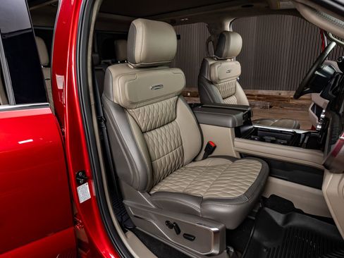 Used 2026 Ford F450 Platinum w/ Platinum Plus Package image 32