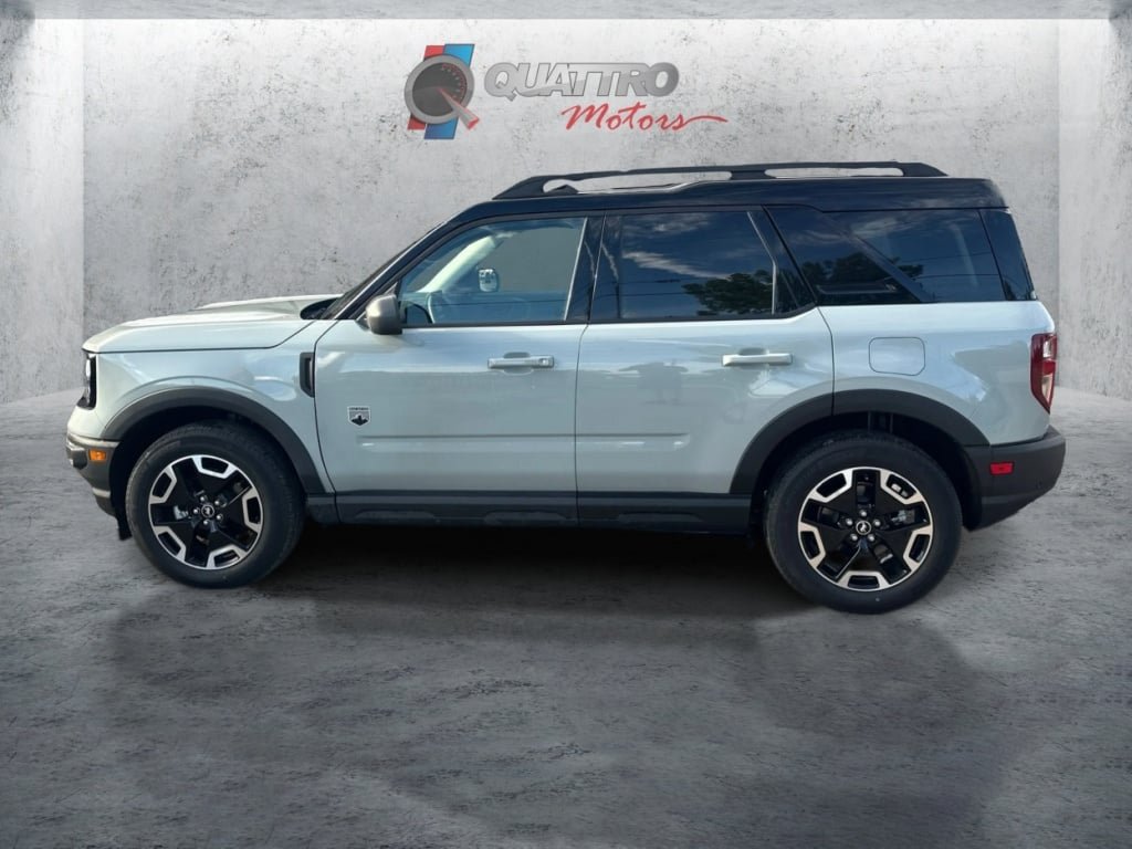 Used 2024 Ford Bronco Sport Outer Banks w/ Tech Package AWD/4WD image 2