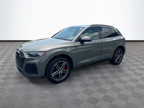 Certified 2025 Audi Q5 e Premium Plus w/ Premium Plus Package AWD/4WD image 3
