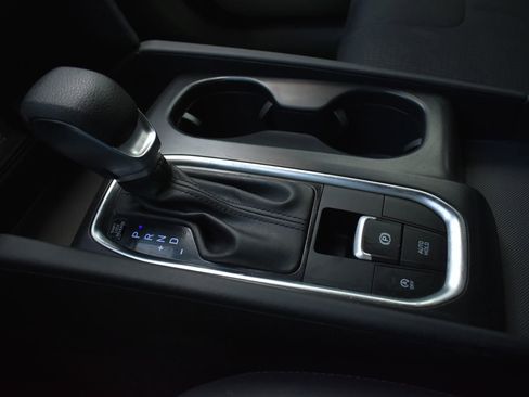 Used 2020 Hyundai Santa Fe SE image 31