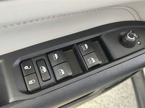 Used 2025 Jeep Compass Limited AWD/4WD image 31