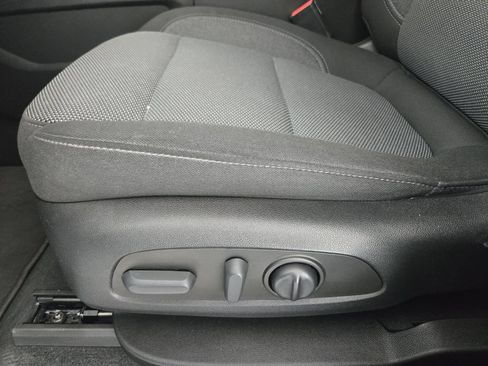 Used 2023 Chevrolet Traverse LT FWD image 26