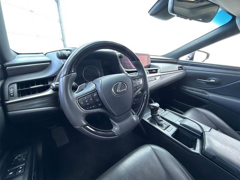 Used 2019 Lexus ES 350 Ultra Luxury image 12