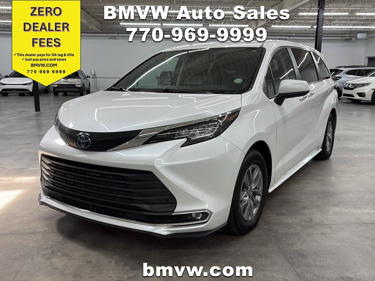 Used 2023 Toyota Sienna XLE FWD image 1