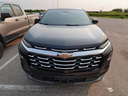Used 2026 Chevrolet Equinox LT AWD/4WD image 2