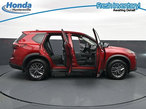 Used 2024 Nissan Rogue S AWD/4WD image 38